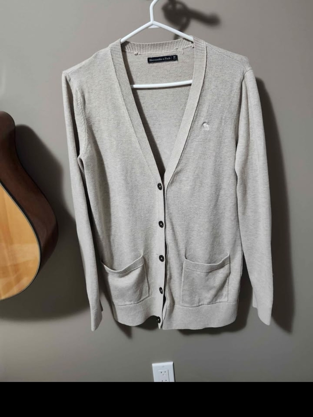 Abercrombie & Fitch Light Beige V-Neck Button Front Cardigan Size Mediu